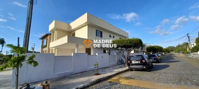 Casa Duplex no Condomínio Jardins de Alice e Pereira - Conforto, Segurança e Natureza em H
