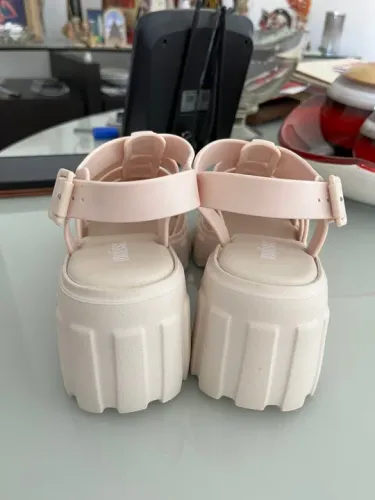 Melissa Megan Bege tamanho 35