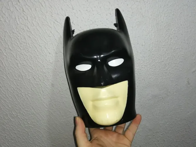 Cabeça do Batman e uma do star wars