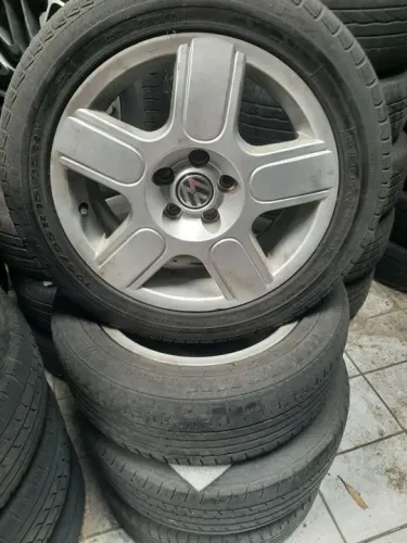 Roda aro 15 Volkswagen Fox extreme prata 5x100 usadas com pneus 