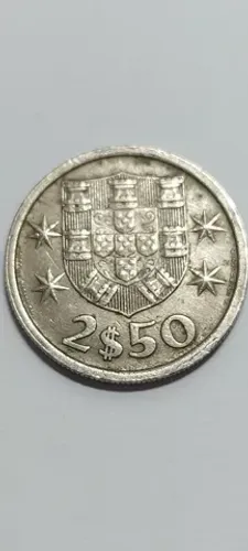 Moeda Antiga Portugal - 2$50 Escudos - Muito Bem Conservada