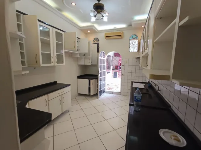 //Casa com quintal e garagem no Ajuricaba - Financia