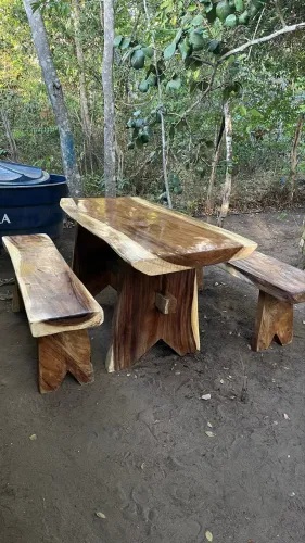 Mesa com 2 bancos madeira Timbauba 