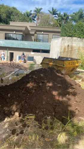 Terra vegetal de 7 a 10 metros 