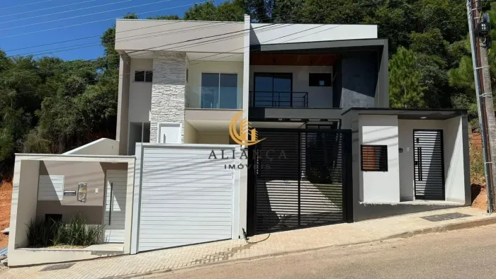 Sobrado em Ipiranga, São José/SC
