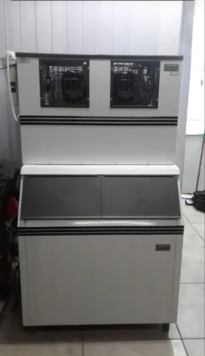 Máquina de gelo EGC 150 MA 140