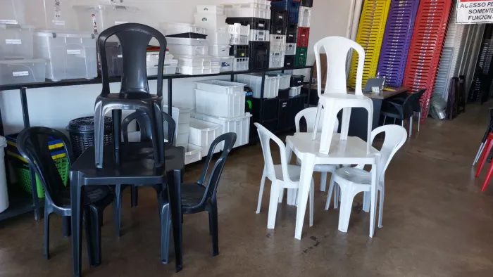 Jogo de cadeira e mesa de plástico direto da fábrica 