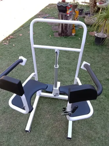 CADEIRA DE TRANSFERÊNCIA E HIGIÊNICA DELAMED D80 ELÉTRICA