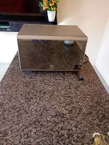 Microondas Eletrolux 31 litros 