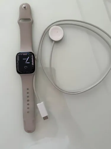 Apple Watch Series 8 - 41mm | R$1550