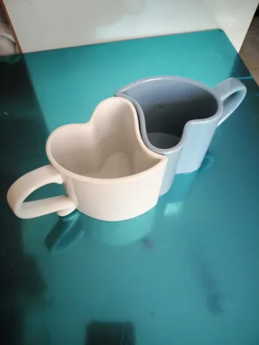 Canecas em formato de coração boticário 