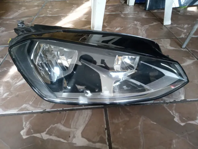 Farol Direito Volkswagen Golf 2015 2016 2017 (Hella)