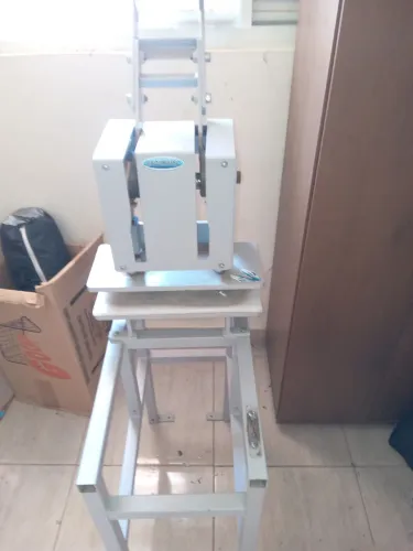 Maquina fabricar sandalias tipo havaianas