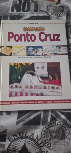Livro Ponto cruz ARTE DE BORDAR