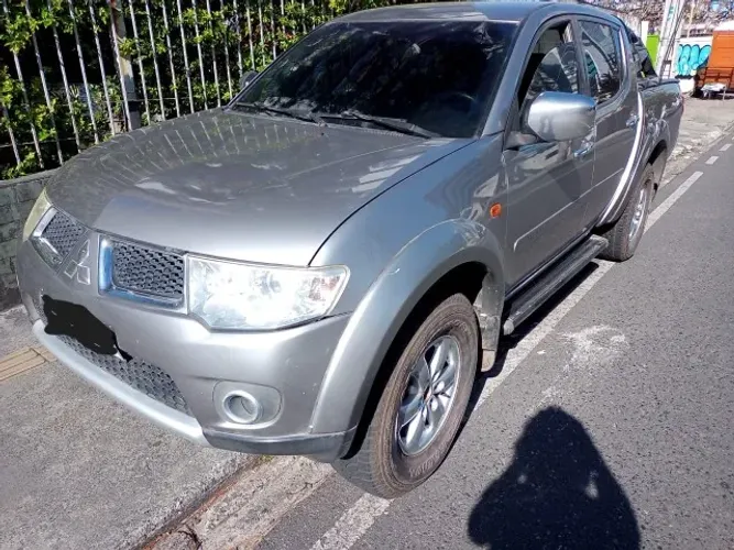 Mitsubishi L200 Triton HPE 3.2 CD TB Int.diesel AUT 2013