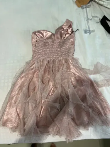 Vestido de festa rosa com tule