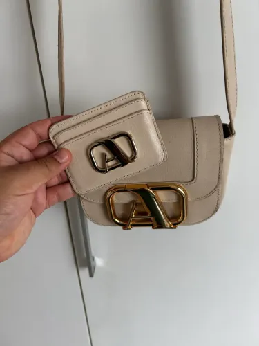 Bolsa Arezzo com porta cartões