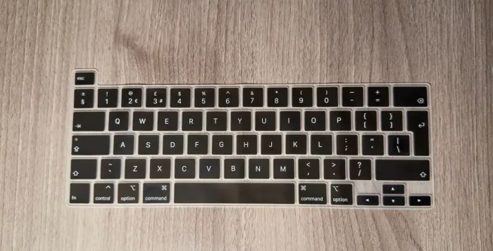 Capa para teclado MacBook versão europeu