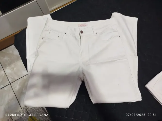 Calça branca feminina