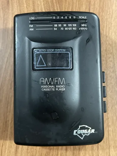 Walkman Cougar AM/FM Cassete 