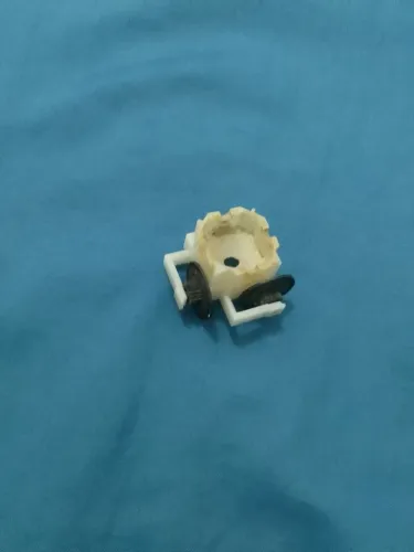Base responsável por dar comando de girar a placa do analógico do Nintendo 64