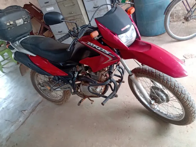 Vendo essa broiz segundo dono tranferir imediato doc pago até 2026. Obs. Valor 9 mil