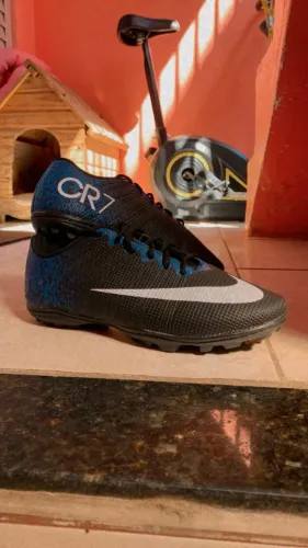 Chuteira Nike CR7, society