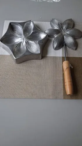 Kit 24peças  frisadores EVA aluminio flores e folhas Apenas 450 reais 
