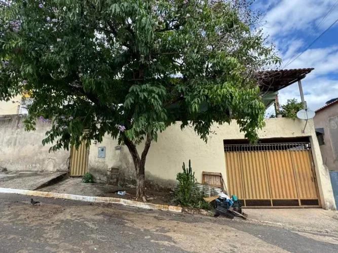 Vendo: Casa + Kitnet no Bairro Vila Rica em Gov. Valadares/MG
