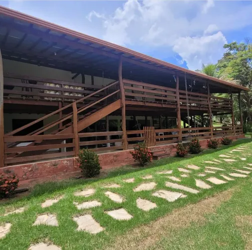 ATENÇÃO: Ótima fazenda para pecuária de 542 hectares, excelente sede e córrego-Água Fria d