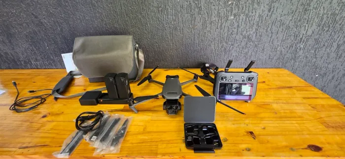 Drone mavic 3 Pro ro fly more combo 3 baterias novíssimo 