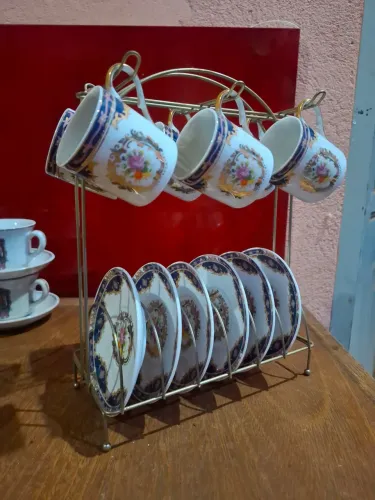 Jogos de xícaras para café.