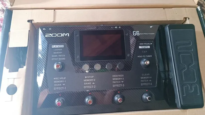 Zoom G6 Multi-Efeitos para Guitarra ( Não aceito trocas)