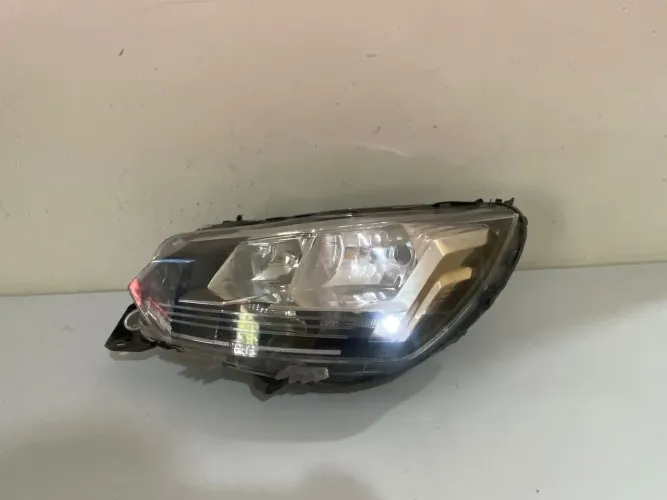 Farol esquerdo Peugeot 208 2020/2021/2022/2023/2024/2025