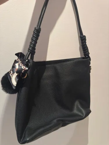 Bolsa de ombro preta