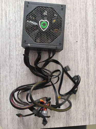 Fonte Gamemax GM600, 600W