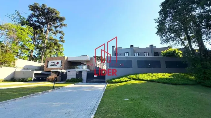 Sobrado Duplex para Locação  Condomínio Fechado | Santa Cândida, Curitiba!
