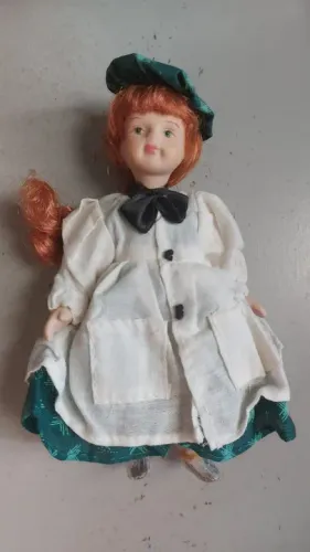 boneca de porcelana de época