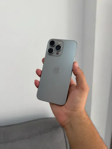 IPHONE 15 PRO 128 GIGAS SEMI NOVO
