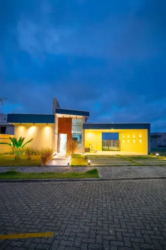 Um super Casa Plana com terreno diferenciado e uma planta fantástica
