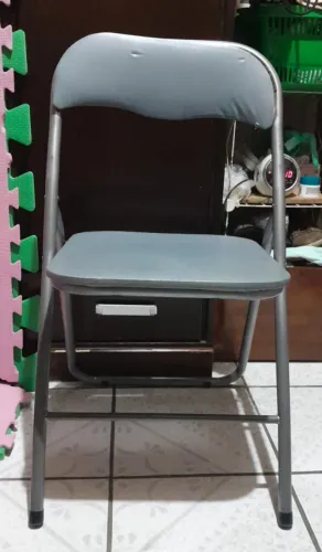 Cadeira De Metal Dobrável Carrefour (Somente Uma Unidade Disponível)