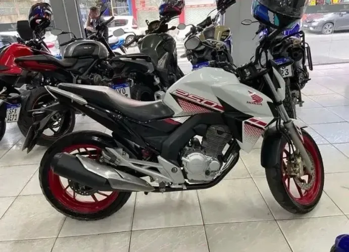 Impecável !! CB 250f Cbs 2022 Financiamento até 48X // cartões até 24X