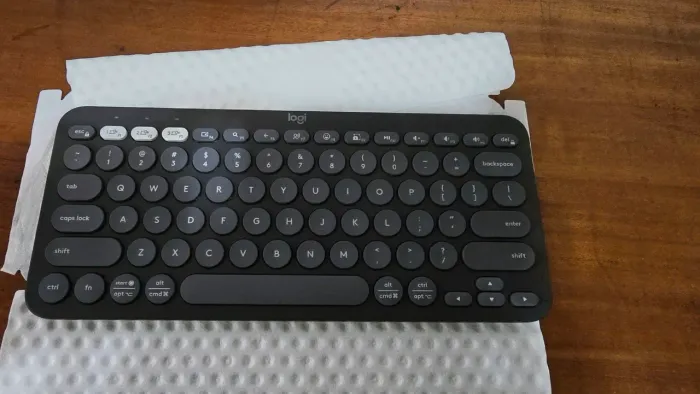 Teclado Sem Fio Logitech, Bluetooth e USB, Pebble Keys 2 K380s
