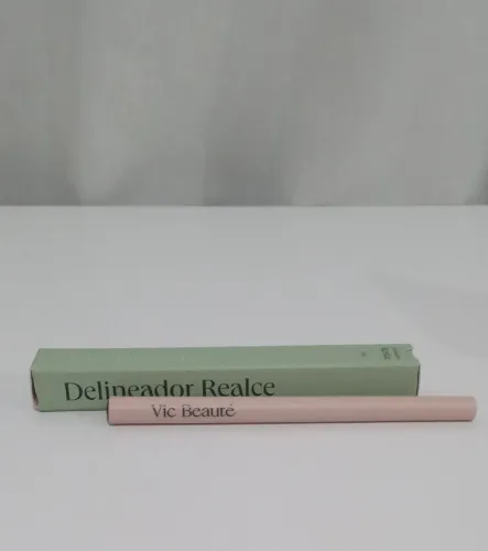 Delineador Líquido Realce da Vic Beauté