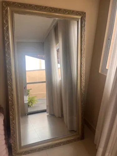 Vendo espelho grande dourado
