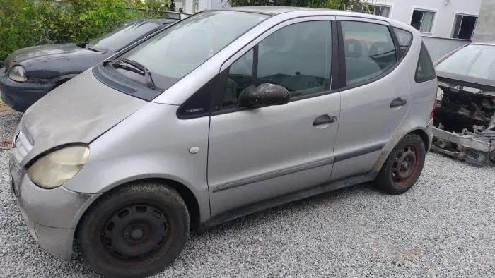 Sucata Mercedes a160 2000 retirada de peças 