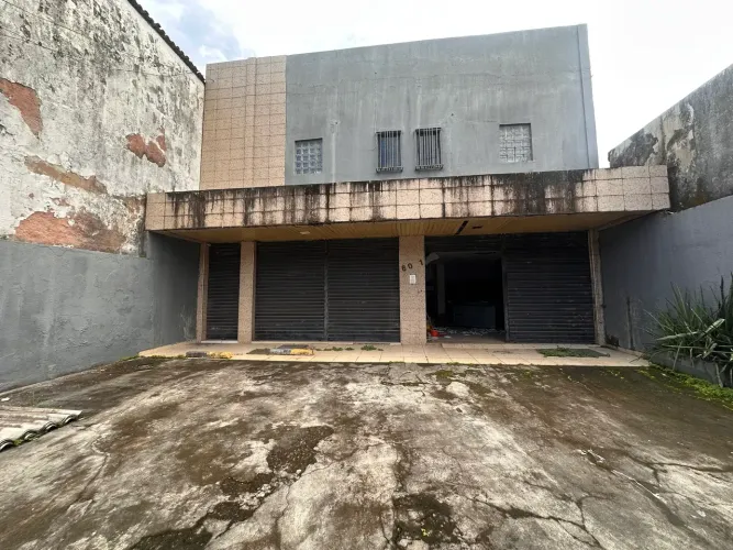 Predio comercial na levada