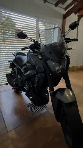 BAJAJ DOMINAR 400 2025 | 13.000 KM | IMPECÁVEL |