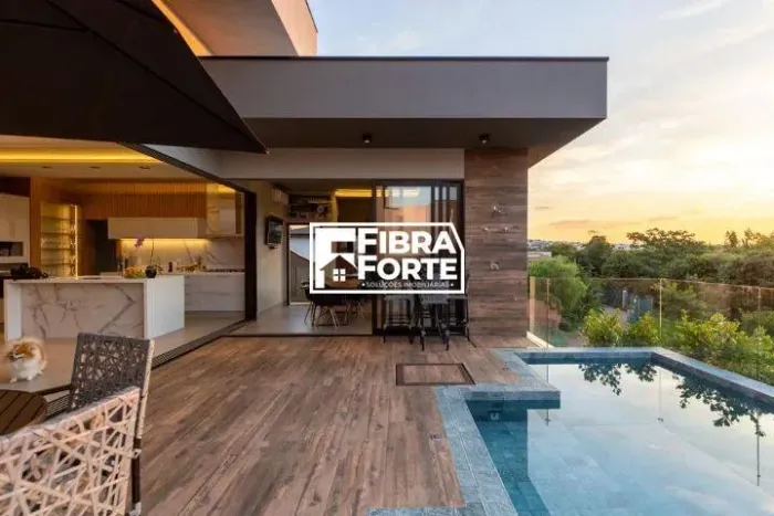 Casa linda com vista para área verde para locação!