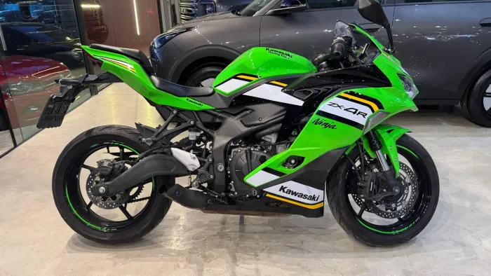 Zx4R - 2025 - Extremamente nova